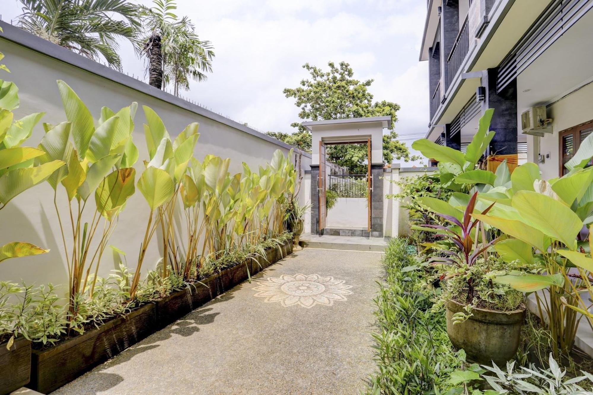 Super Oyo 90232 March 67 Stay Balian Exterior foto