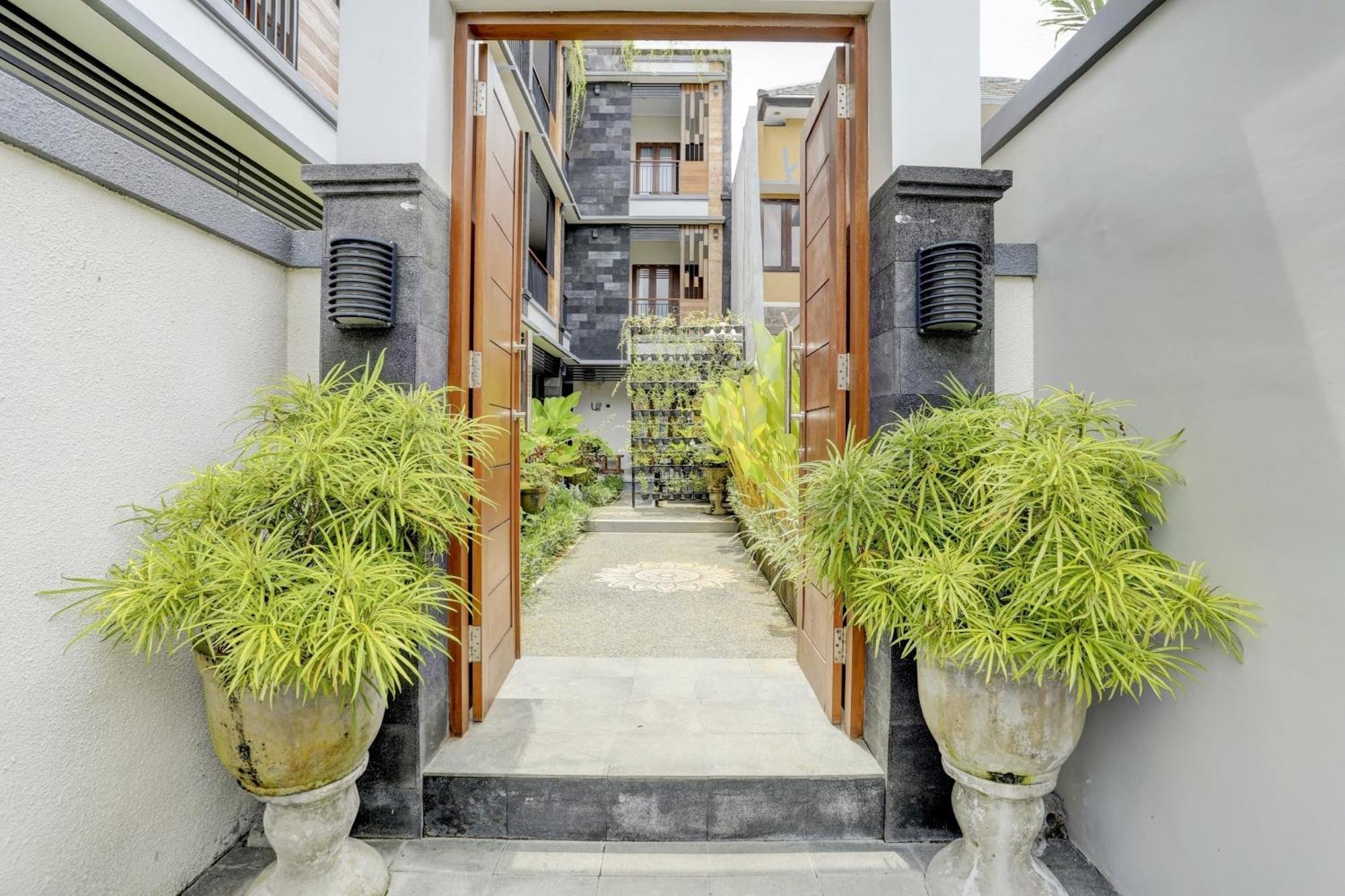 Super Oyo 90232 March 67 Stay Balian Exterior foto